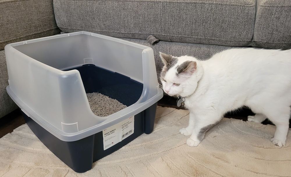IRIS Large Cat Litter Box with Scatter Shield