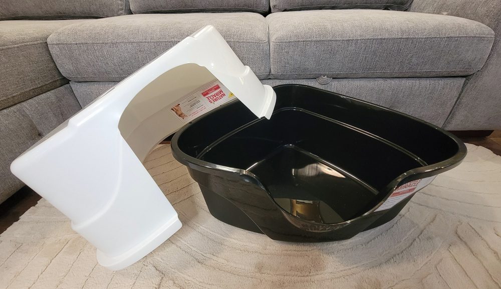 Nature’s Miracle Hooded Corner Litter Box