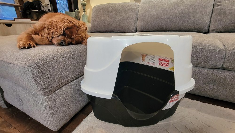 Nature’s Miracle Hooded Corner Litter Box
